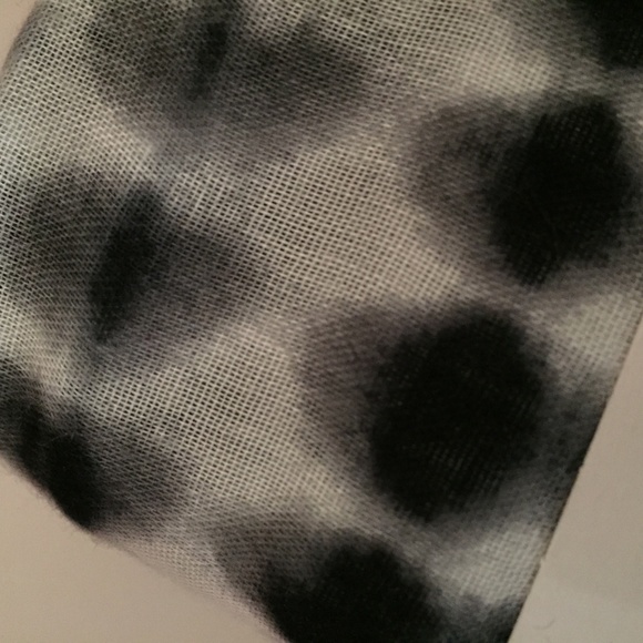 Michael Stars Ruana Scarf Sarong - Picture 3 of 3